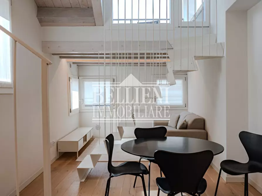 Immagine 1 di Attico in vendita  in Contra' Santa Barbara a Vicenza