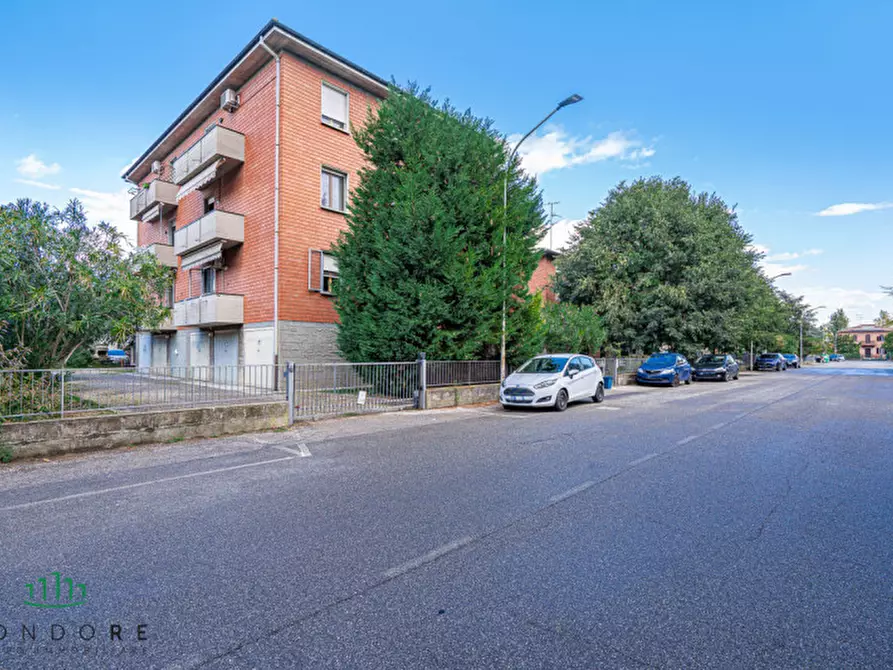 Immagine 17 di Appartamento in vendita  in Via Arbizzani a Calderara Di Reno