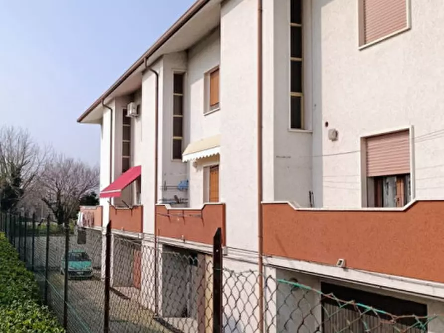 Immagine 11 di Villetta a schiera in vendita  in Via G.Matteotti, 5 a Borgo Veneto