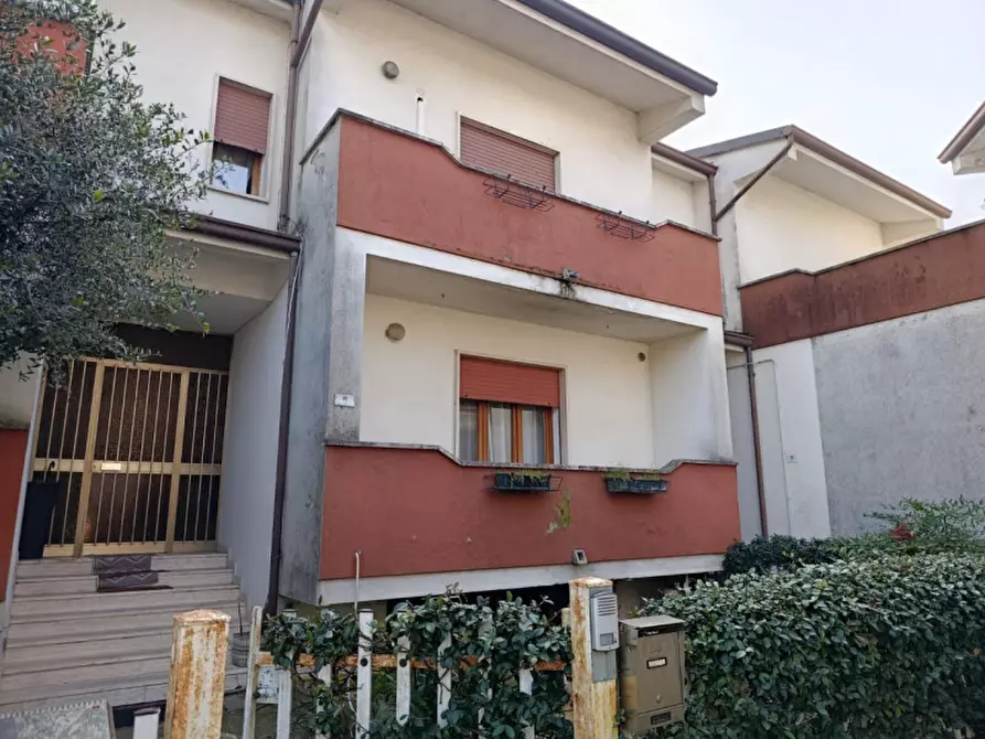 Immagine 15 di Villetta a schiera in vendita  in Via G.Matteotti, 5 a Borgo Veneto