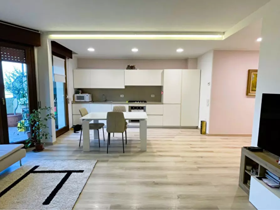 Immagine 16 di Appartamento in vendita  a Padova