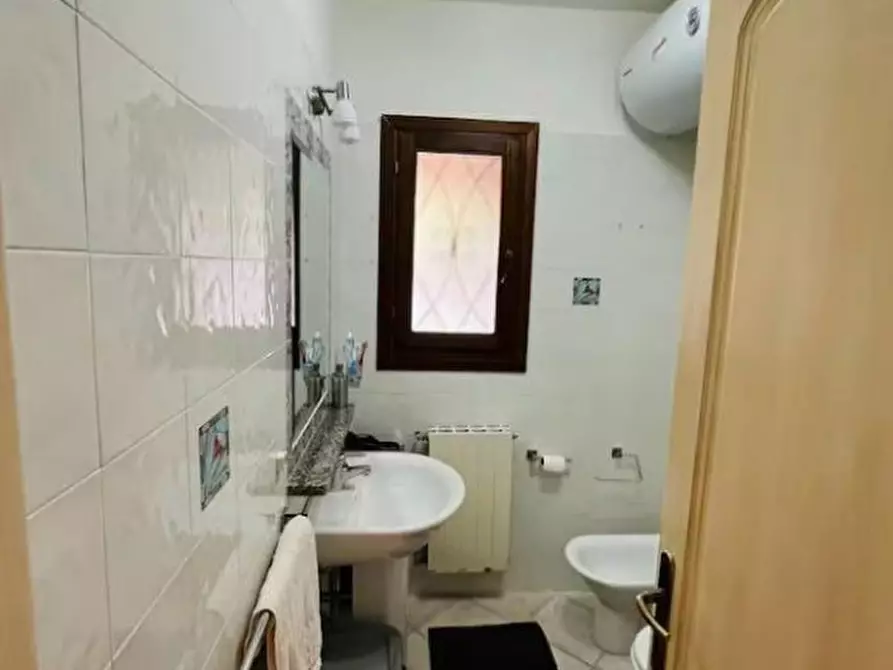 Immagine 9 di Appartamento in vendita  in Via Giosuè Carducci a Golfo Aranci