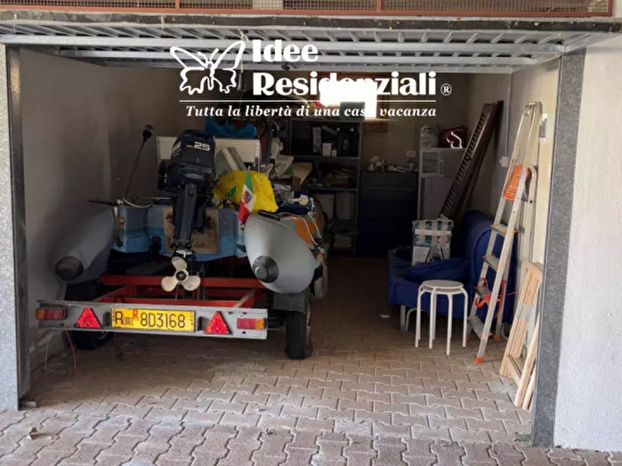 Immagine 12 di Appartamento in vendita  in Via Giosuè Carducci a Golfo Aranci