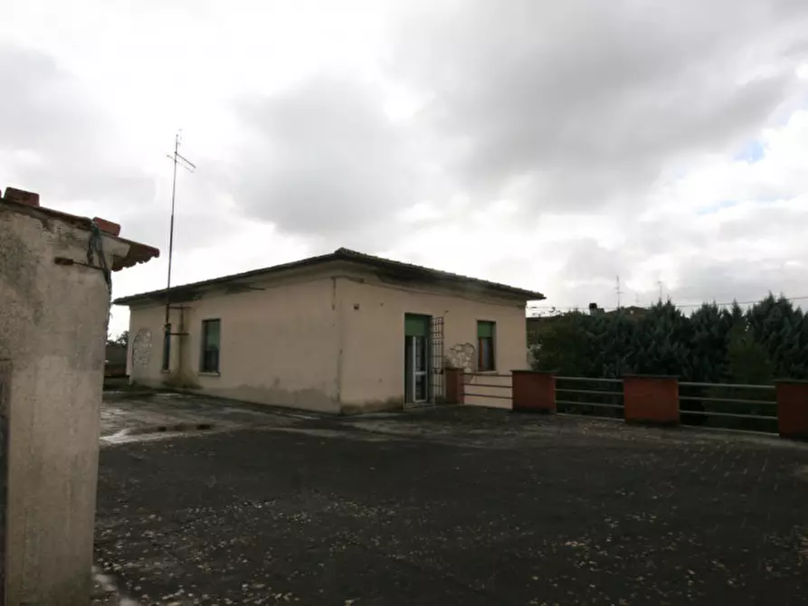 Immagine 17 di Appartamento in vendita  a Sinalunga