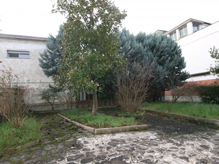 Immagine 19 di Appartamento in vendita  a Sinalunga