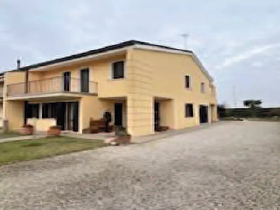 Immagine 2 di Casa bifamiliare in vendita  in Via Monsignor Liviero, 66 a Agna