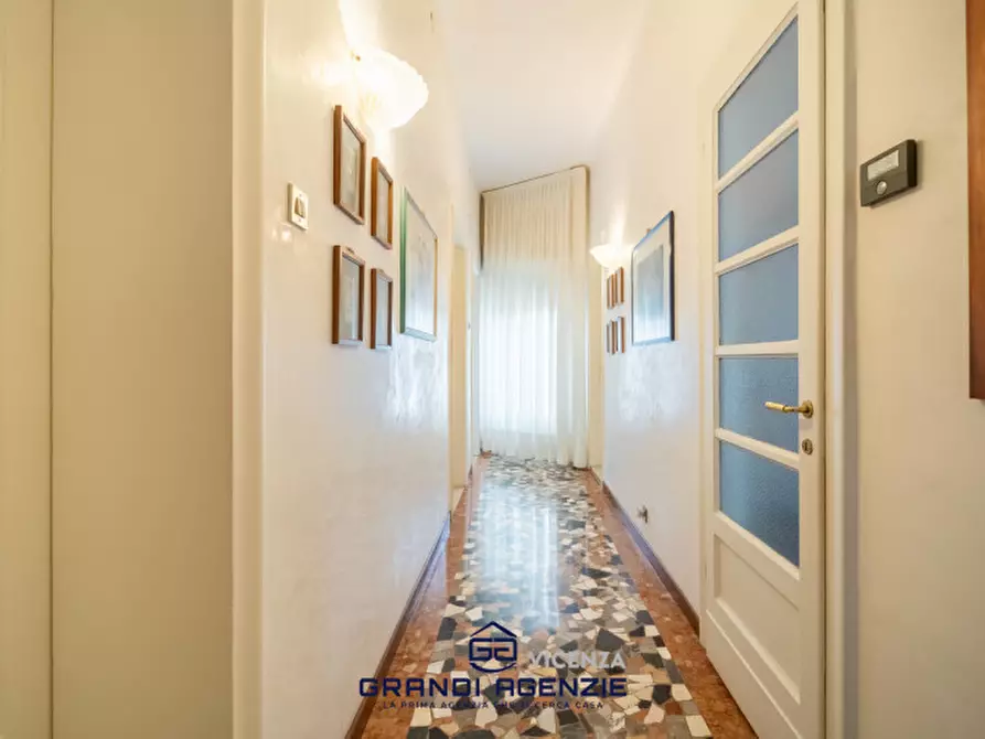 Immagine 12 di Appartamento in vendita  in Contrà Mure San Michele a Vicenza