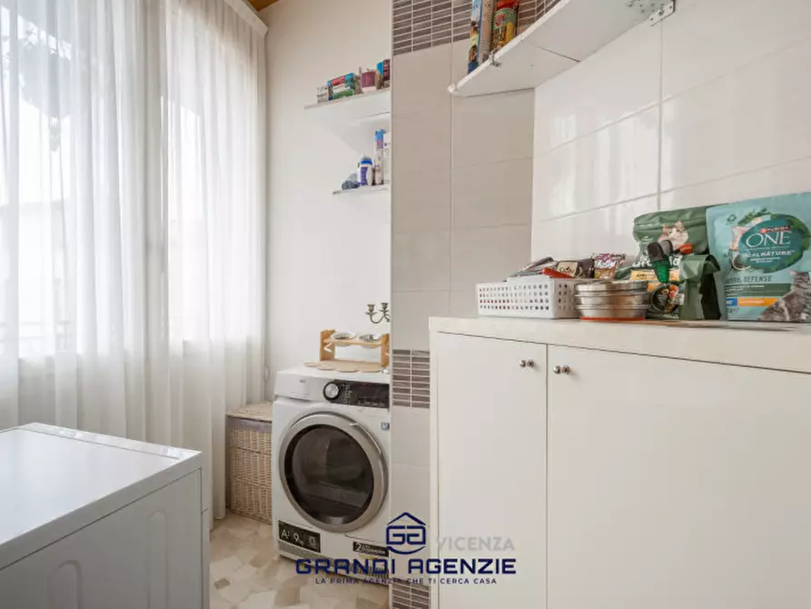 Immagine 24 di Appartamento in vendita  in Contrà Mure San Michele a Vicenza