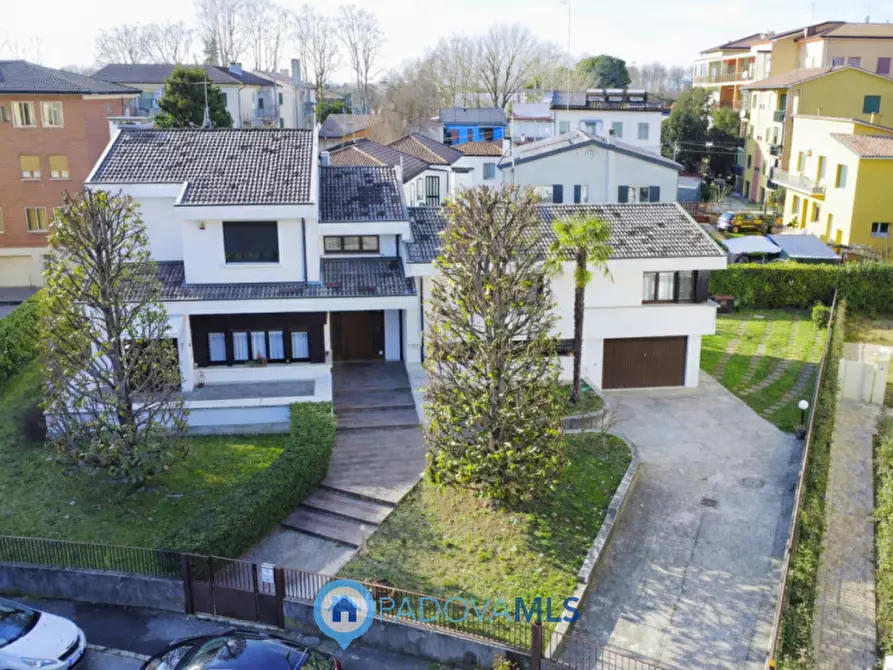 Immagine 38 di Villa in vendita  in Via Sebastiano Giacomelli a Padova
