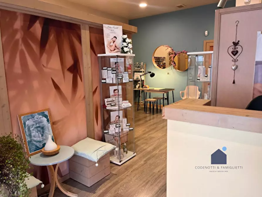 Immagine 2 di Attività commerciale in vendita  in Via Agostino Bassi a Brescia