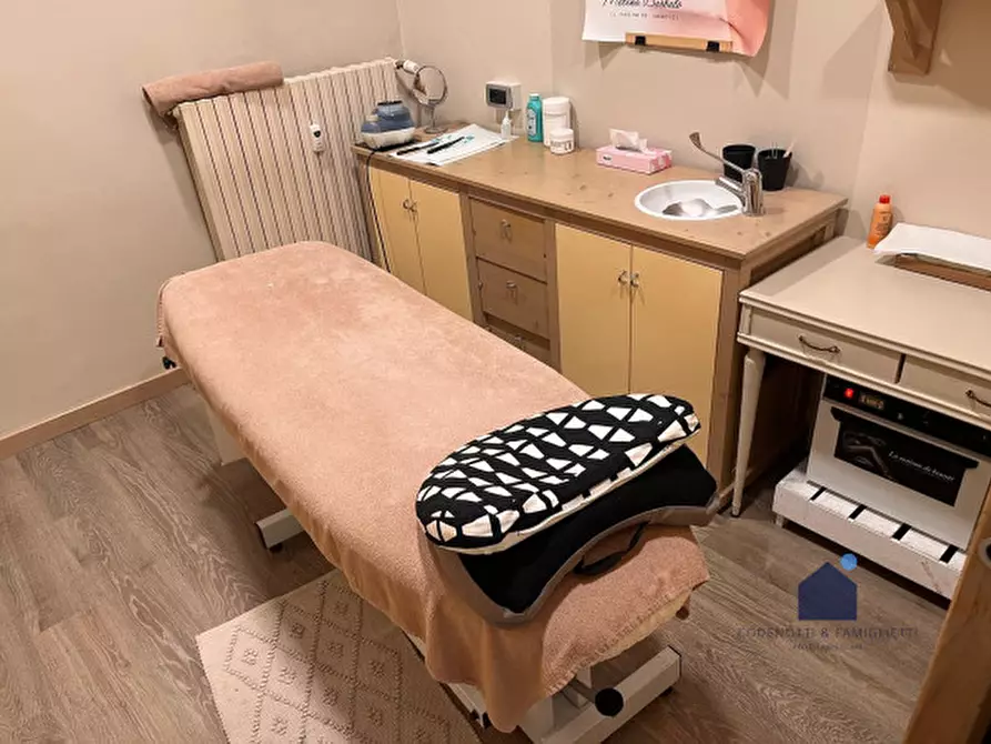 Immagine 9 di Attività commerciale in vendita  in Via Agostino Bassi a Brescia