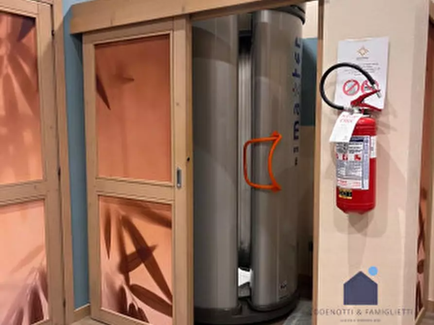 Immagine 11 di Attività commerciale in vendita  in Via Agostino Bassi a Brescia