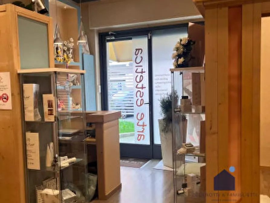 Immagine 18 di Attività commerciale in vendita  in Via Agostino Bassi a Brescia