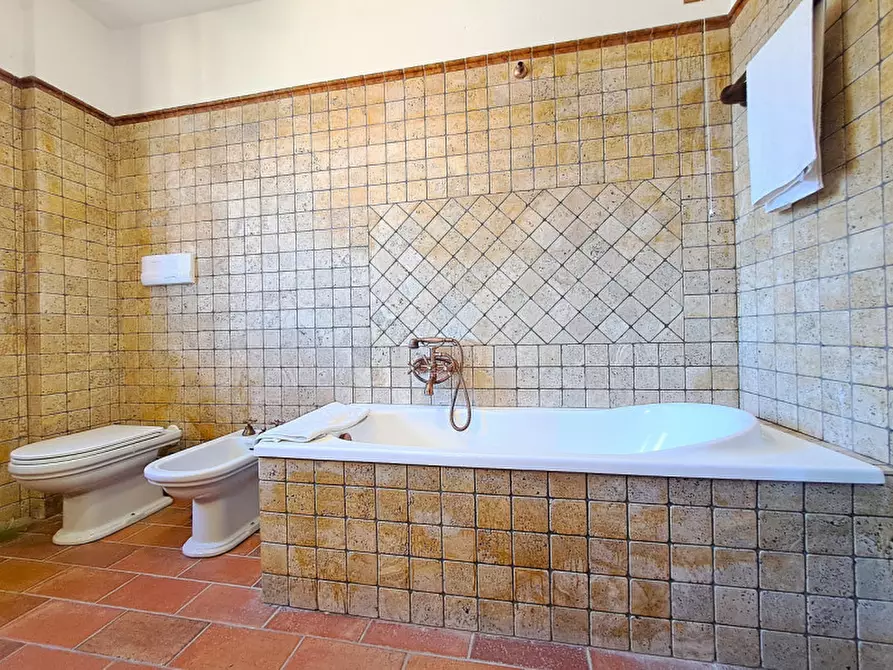 Immagine 26 di Rustico / casale in vendita  a Magione