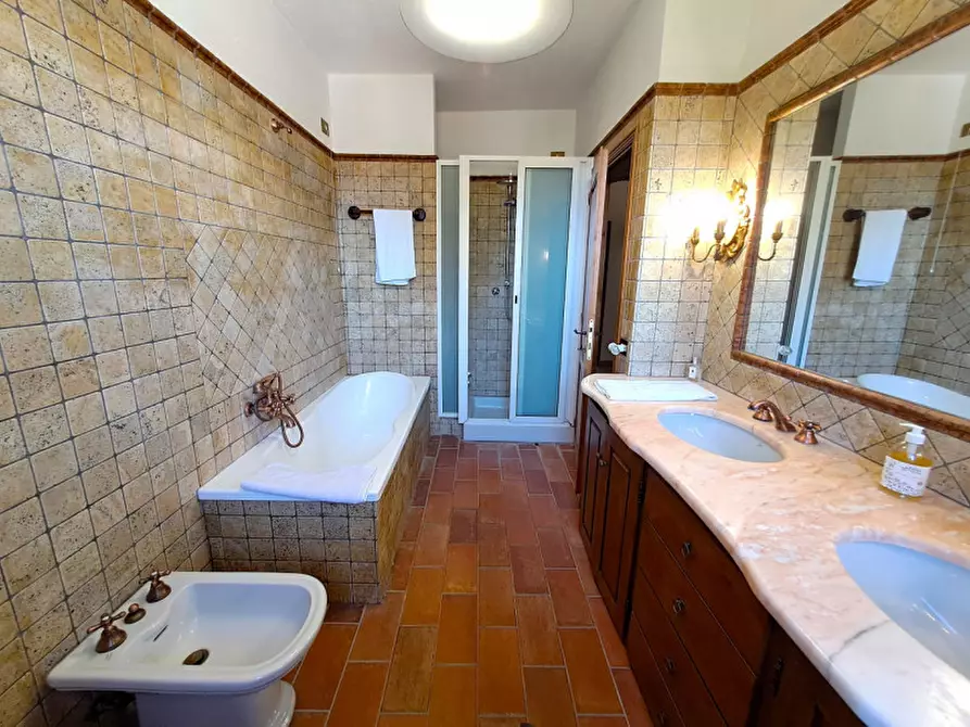 Immagine 27 di Rustico / casale in vendita  a Magione