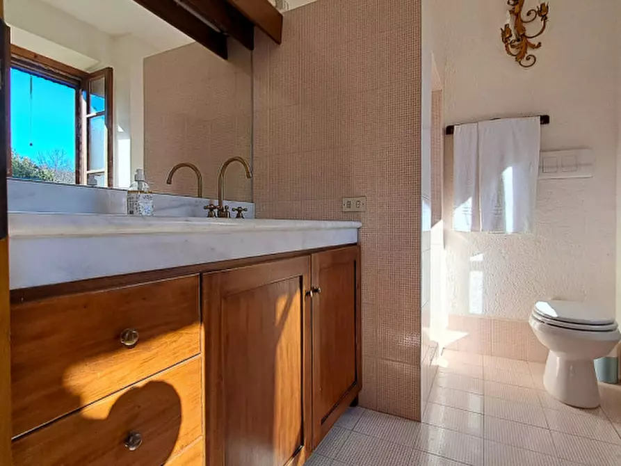 Immagine 41 di Rustico / casale in vendita  a Magione