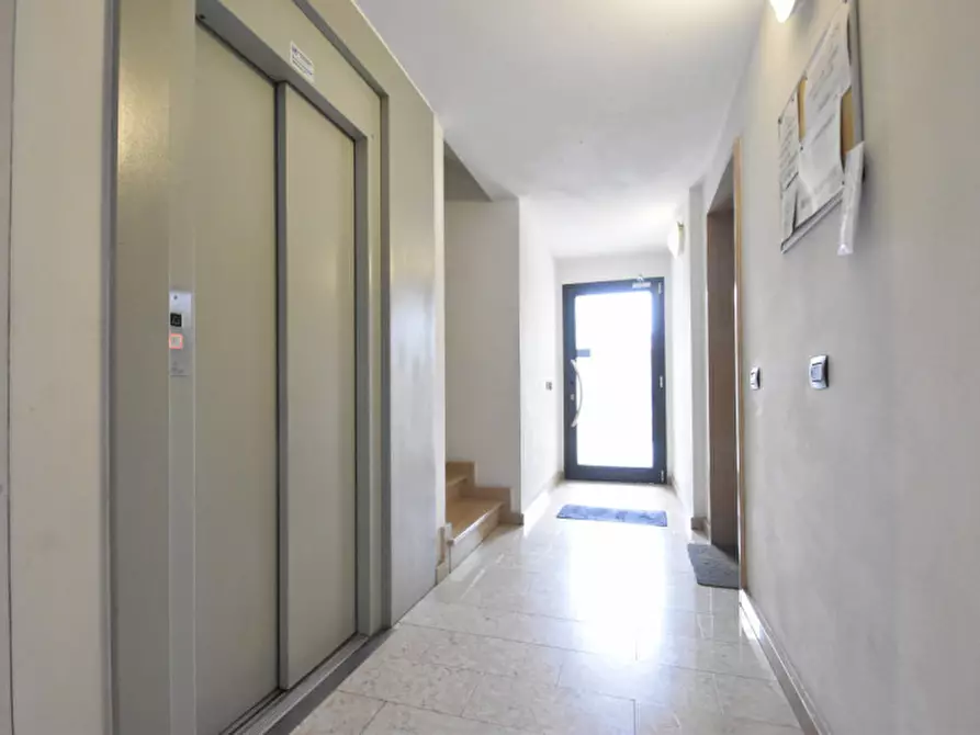 Immagine 4 di Appartamento in vendita  a Bussolengo
