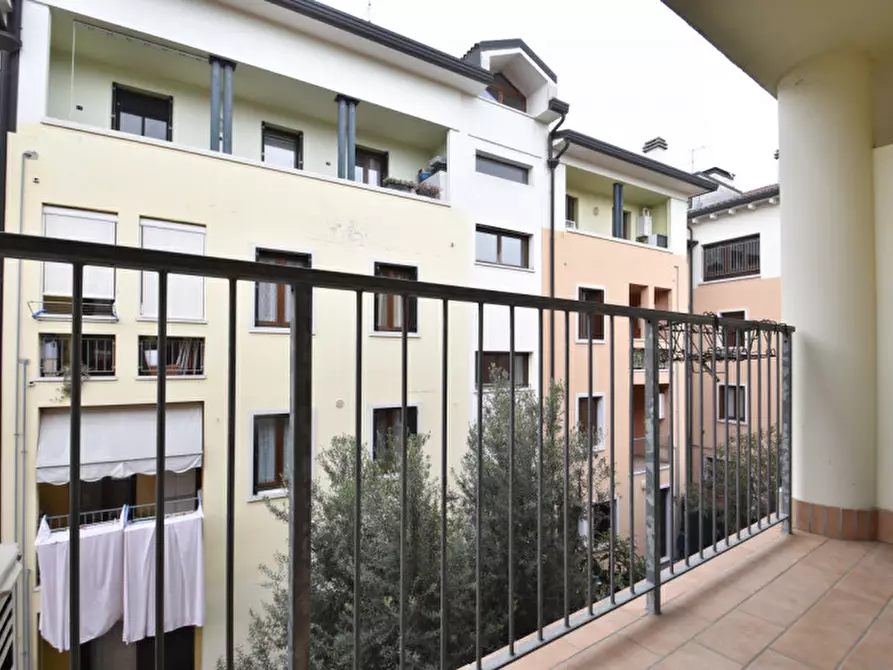 Immagine 10 di Appartamento in vendita  a Bussolengo