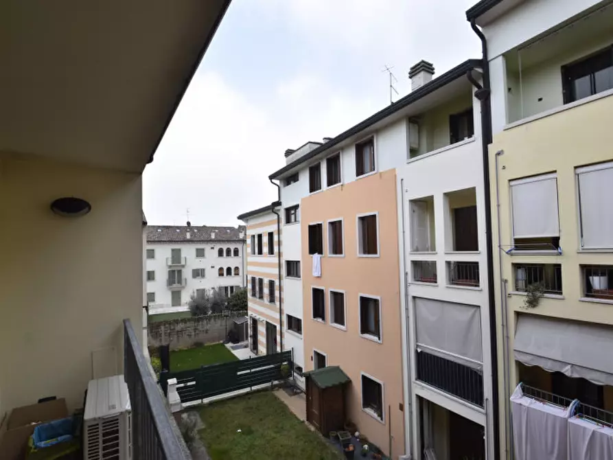 Immagine 12 di Appartamento in vendita  a Bussolengo