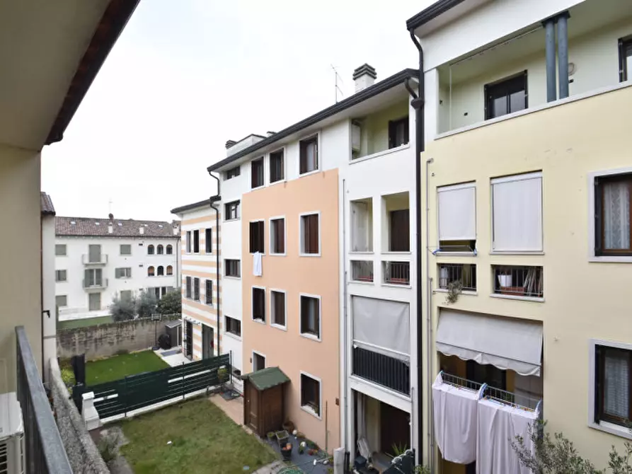 Immagine 13 di Appartamento in vendita  a Bussolengo