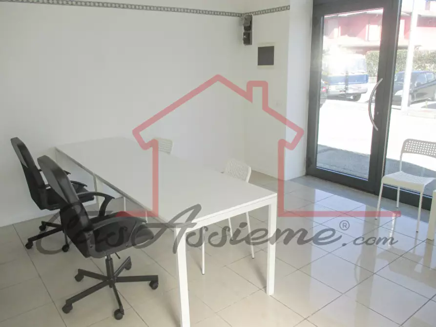 Immagine 2 di Negozio in affitto  a San Martino Di Lupari