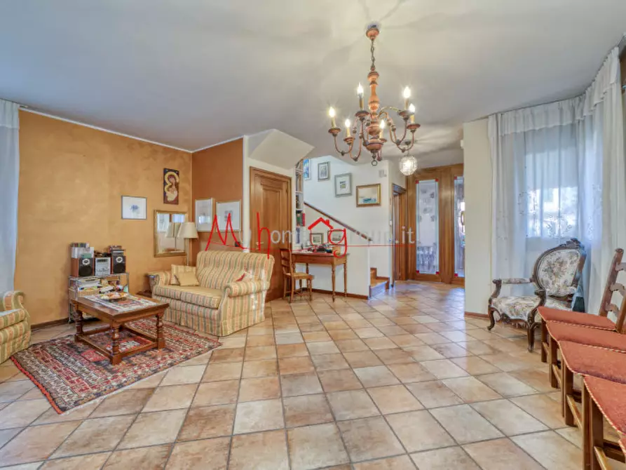 Immagine 17 di Villa in vendita  in via Campania a Rubano