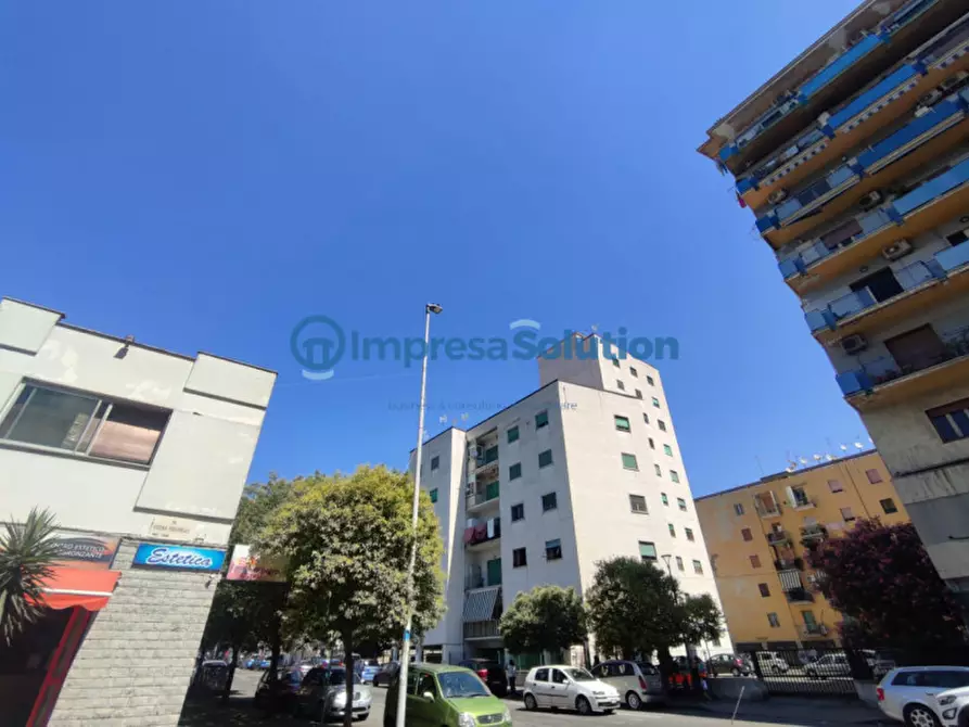 Immagine 3 di Negozio in affitto  in Via Vecchia Poggioreale a Napoli