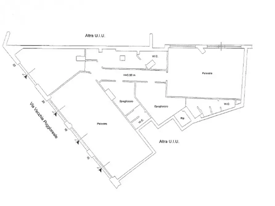 Immagine 10 di Negozio in affitto  in Via Vecchia Poggioreale a Napoli