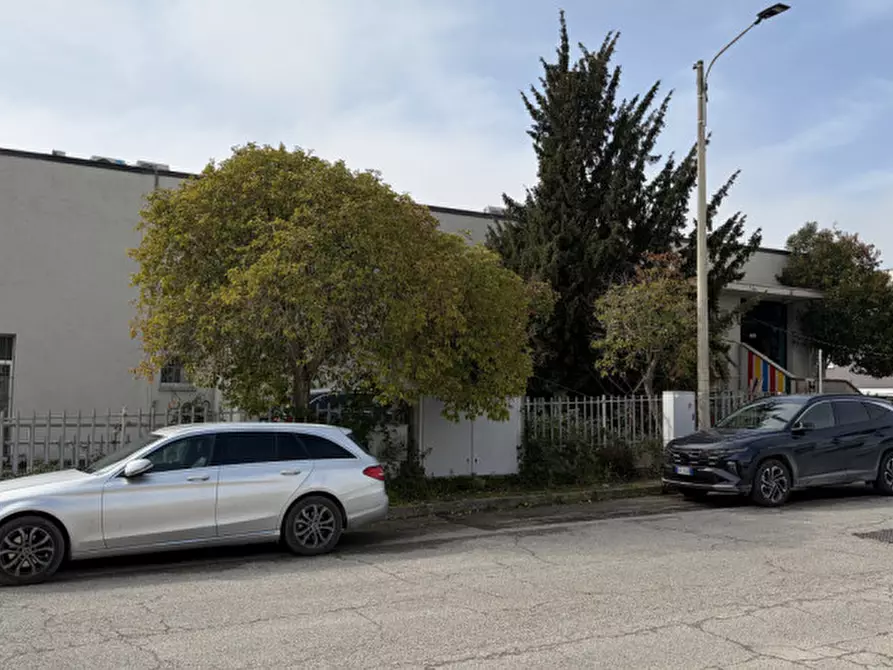 Immagine 1 di Capannone industriale in vendita  in VIA TOMBESI a Ancona