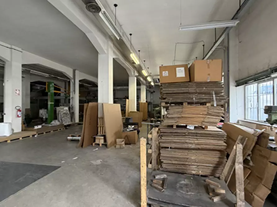 Immagine 31 di Capannone industriale in vendita  in VIA TOMBESI a Ancona