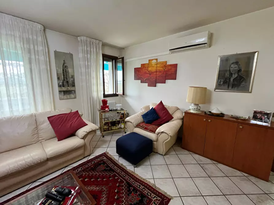 Immagine 2 di Appartamento in vendita  in Via Ugo Patrese a Rovigo