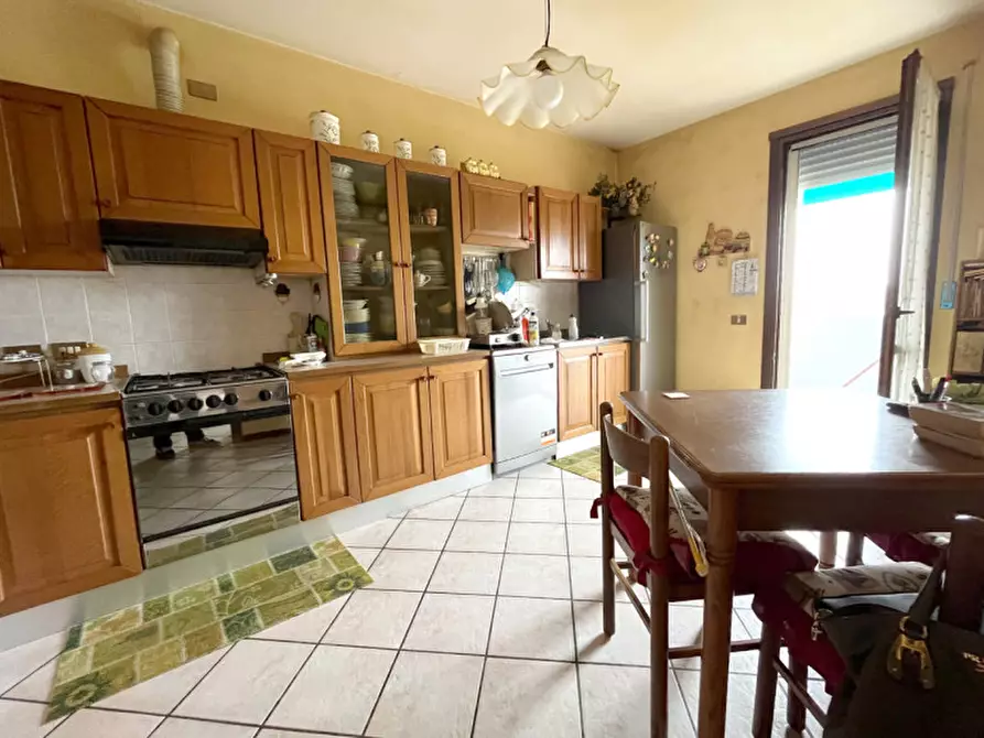 Immagine 4 di Appartamento in vendita  in Via Ugo Patrese a Rovigo