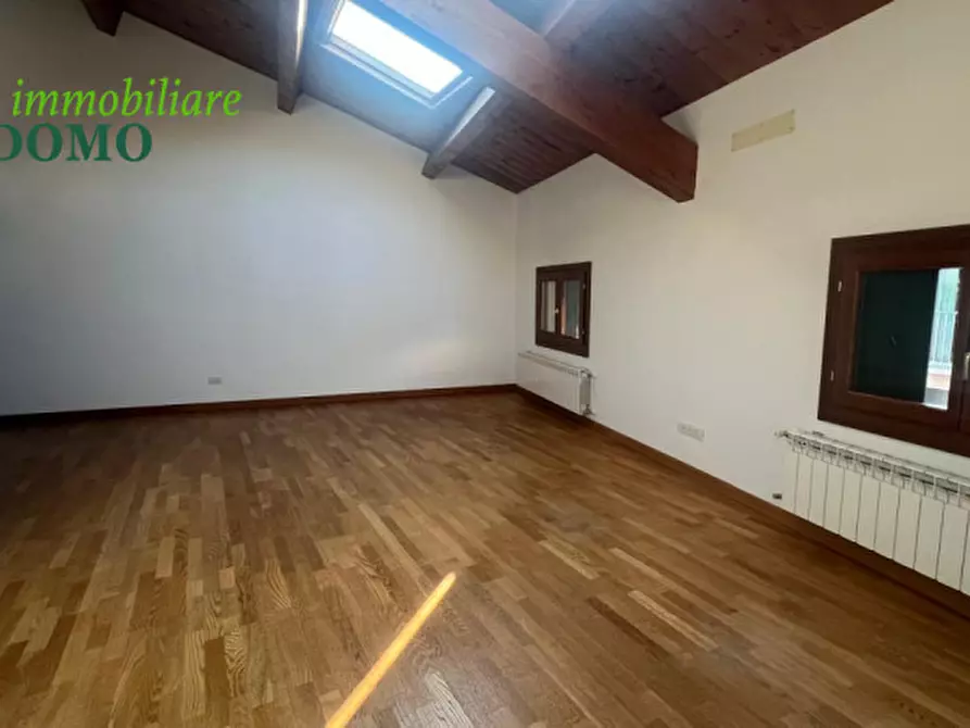 Immagine 10 di Attico in affitto  in schio   centro a Schio