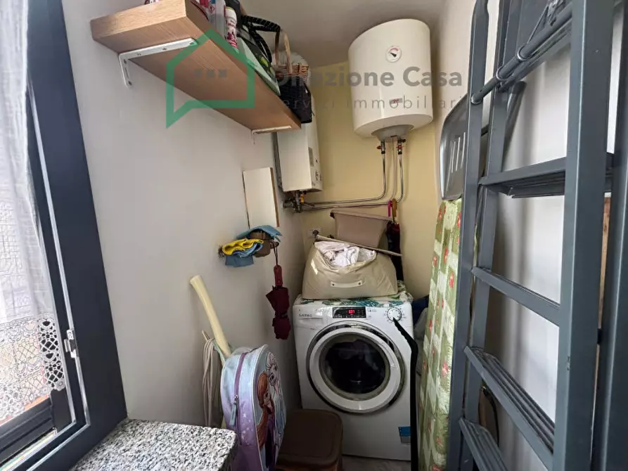 Immagine 12 di Appartamento in affitto  in VIA BENEDETTO CAIROLI, 42 a Napoli