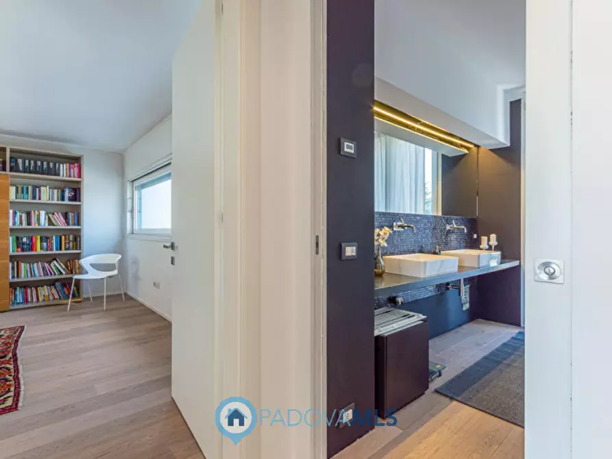 Immagine 26 di Villa in vendita  a Noventa Padovana