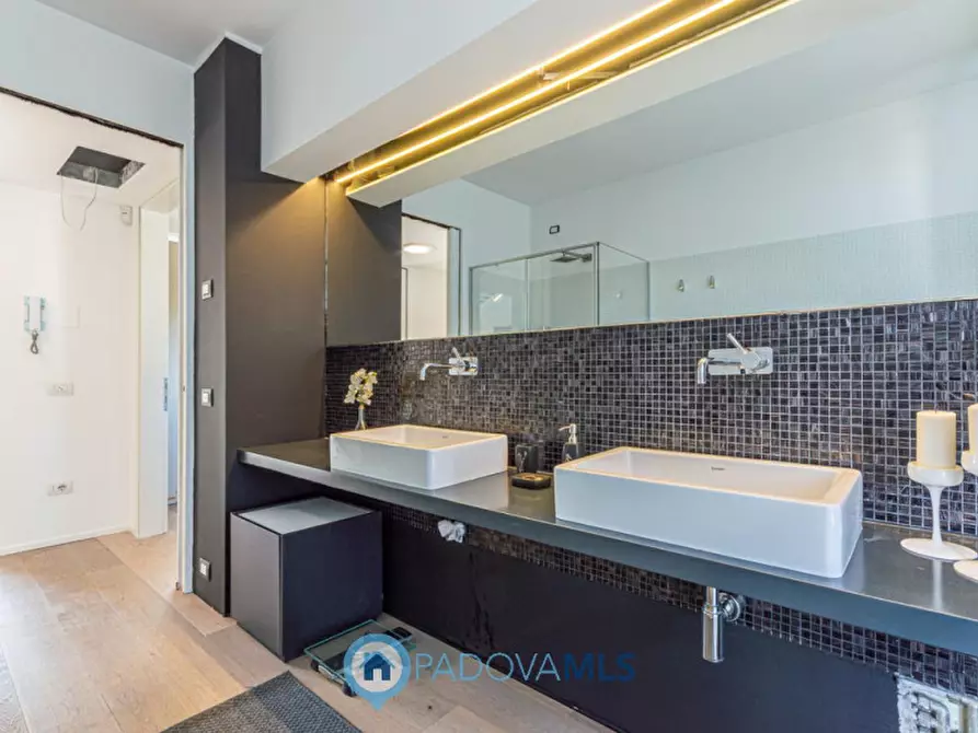 Immagine 27 di Villa in vendita  a Noventa Padovana