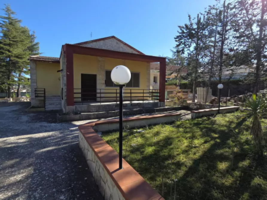 Immagine 9 di Villa in vendita  a Andria