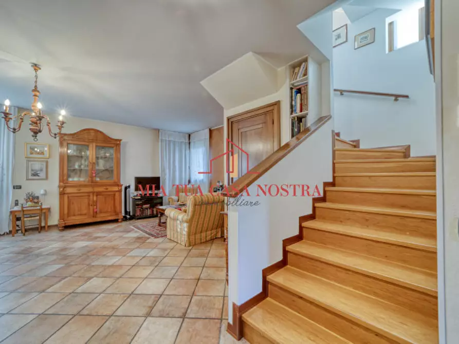 Immagine 1 di Villa in vendita  in via Campania a Rubano