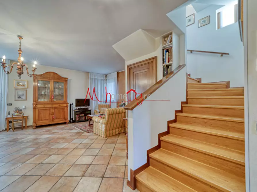 Immagine 2 di Villa in vendita  in via Campania a Rubano