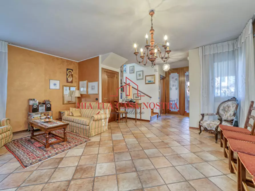 Immagine 4 di Villa in vendita  in via Campania a Rubano
