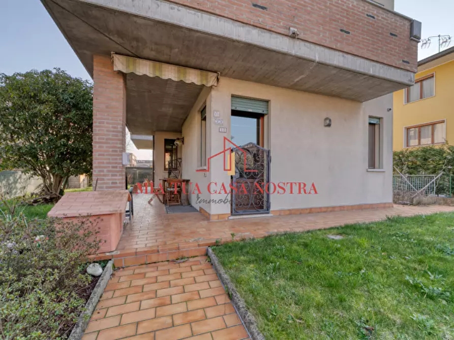 Immagine 27 di Villa in vendita  in via Campania a Rubano