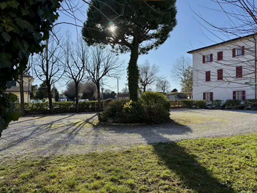 Immagine 3 di Hotel in vendita  in Via Milano 48 a Peschiera Del Garda