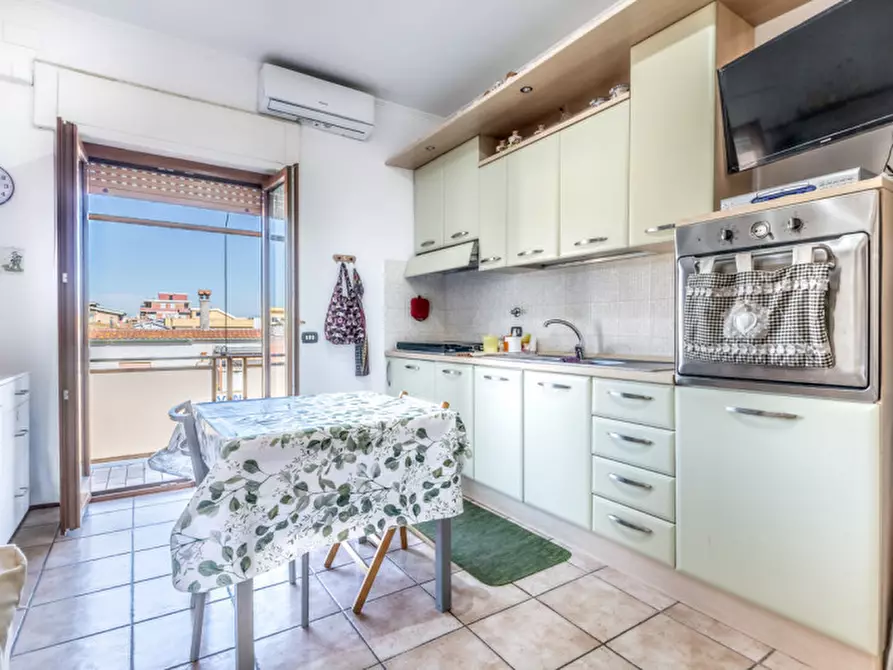 Immagine 6 di Appartamento in vendita  in Via Florinas 81 a Fiumicino