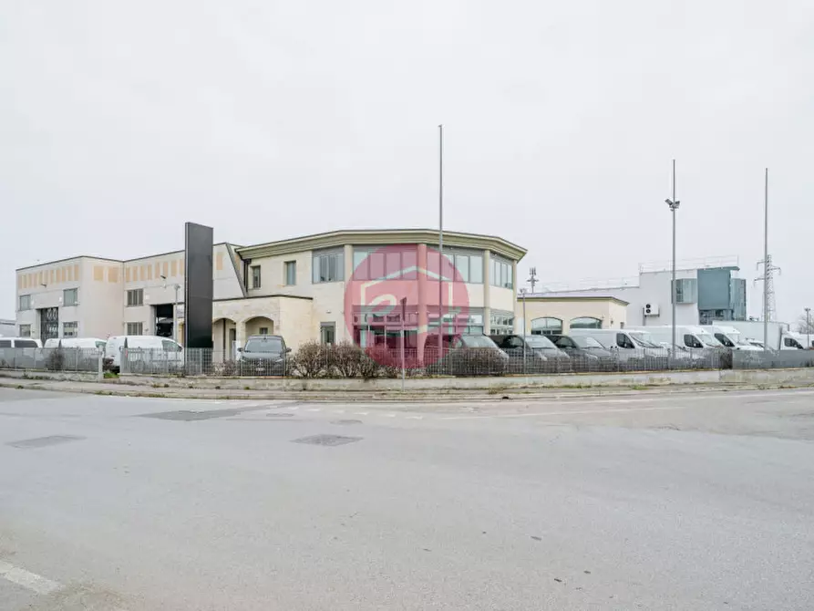 Immagine 2 di Capannone industriale in affitto  a Santarcangelo Di Romagna
