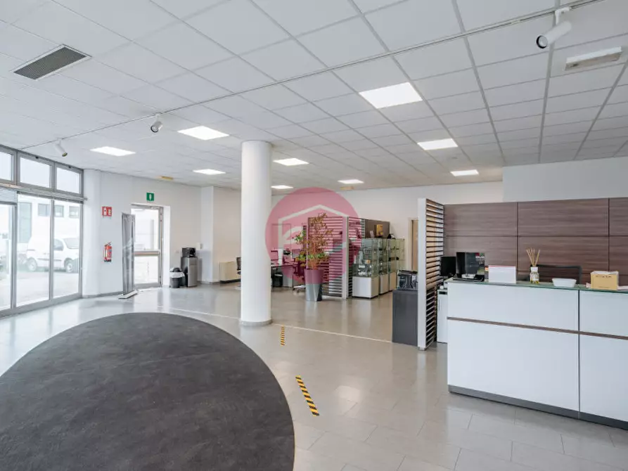 Immagine 4 di Capannone industriale in affitto  a Santarcangelo Di Romagna