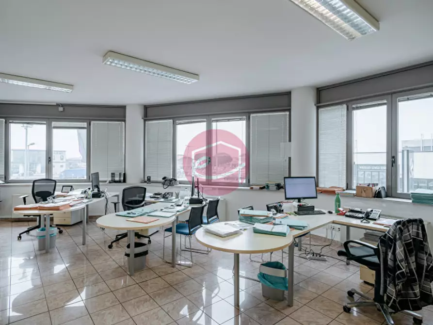 Immagine 5 di Capannone industriale in affitto  a Santarcangelo Di Romagna