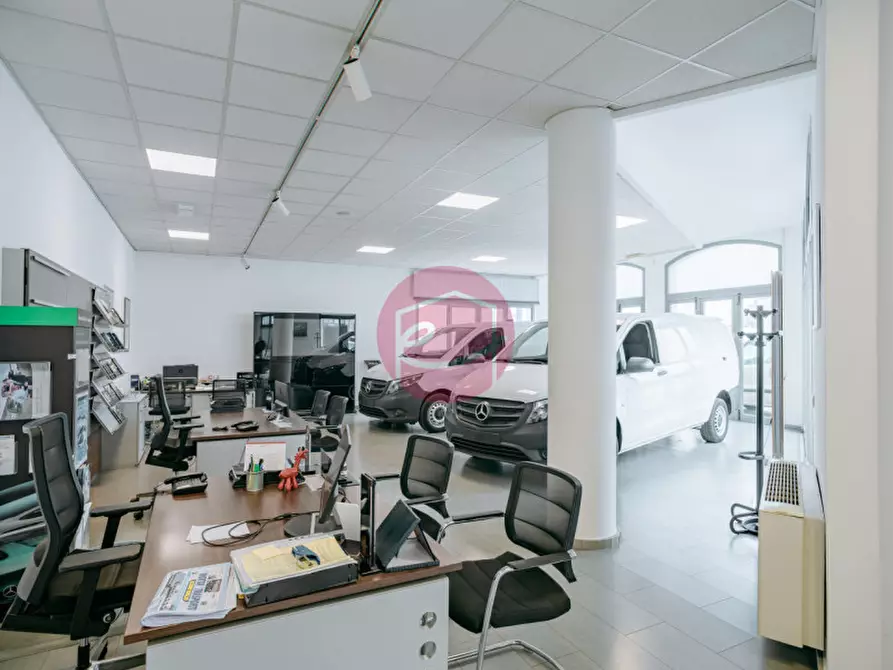 Immagine 10 di Capannone industriale in affitto  a Santarcangelo Di Romagna