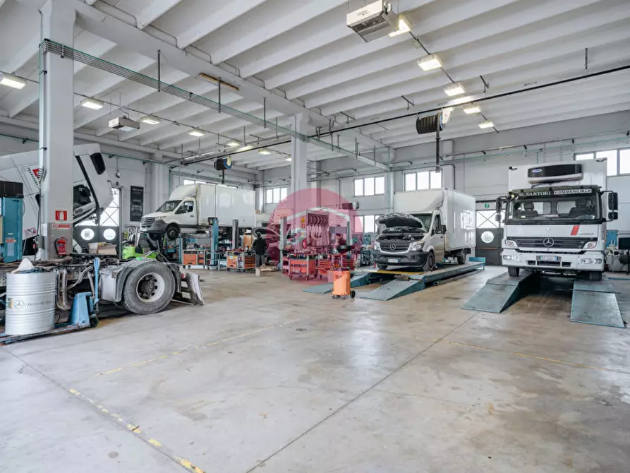 Immagine 24 di Capannone industriale in affitto  a Santarcangelo Di Romagna