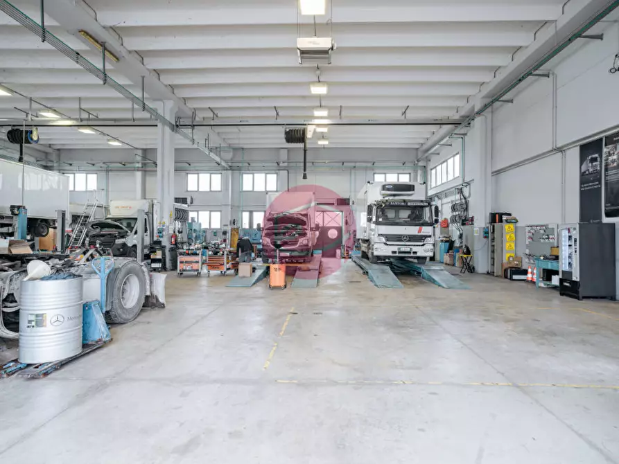 Immagine 25 di Capannone industriale in affitto  a Santarcangelo Di Romagna