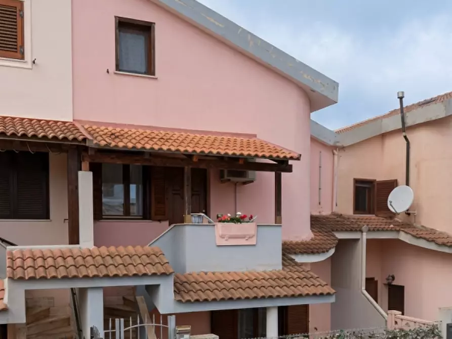 Immagine 1 di Villetta a schiera in vendita  in Via del Melo, 34 a Porto Torres